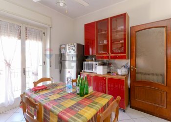 Sala da pranzo - Quadrilocale Via Alcide De Gasperi
 
17, Sant'Agata Li Battiati - foto 15