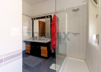 Bagno - Quadrilocale Via Alcide De Gasperi
 
17, Sant'Agata Li Battiati - foto 21