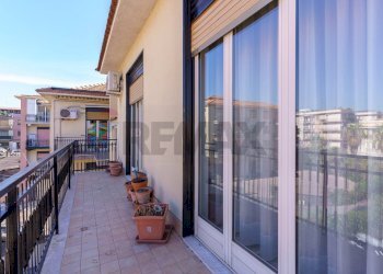Balcone - Quadrilocale Via Alcide De Gasperi
 
17, Sant'Agata Li Battiati - foto 40