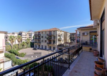 Balcone - Quadrilocale Via Alcide De Gasperi
 
17, Sant'Agata Li Battiati - foto 41