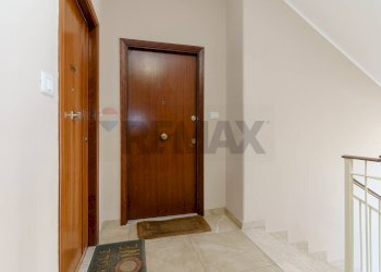 Hall / corridoio - Quadrilocale Via Alcide De Gasperi
 
17, Sant'Agata Li Battiati - foto 42