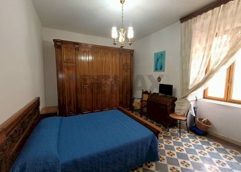 Camera / camera da letto - Quadrilocale Corso Madonna della Libera
 
50, Rodi Garganico - foto 14