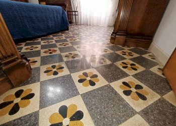 Dettagli - Quadrilocale Corso Madonna della Libera
 
50, Rodi Garganico - foto 15