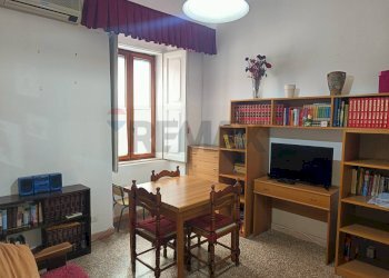 Sala da pranzo - Quadrilocale Corso Madonna della Libera
 
50, Rodi Garganico - foto 22
