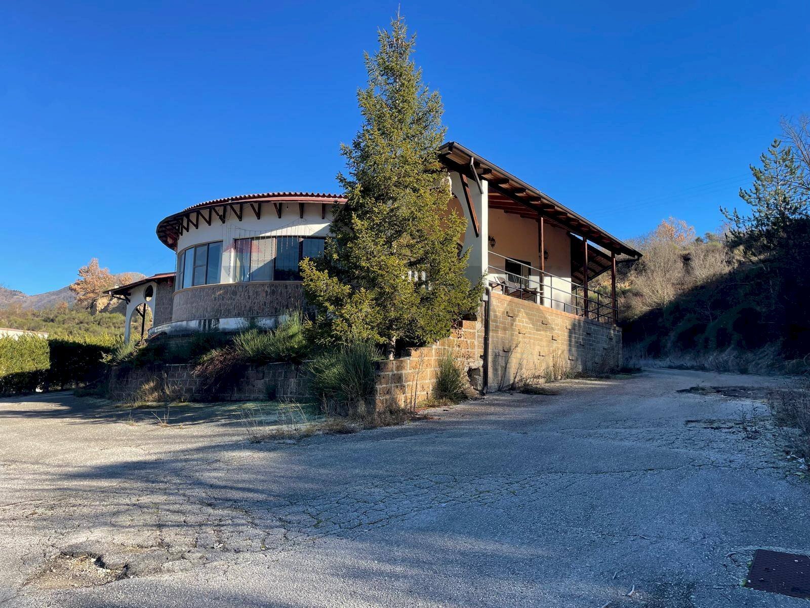 Casa all\'aperto - Locale Commerciale s.s.260km 200-Loc Cermone, Pizzoli - foto 1