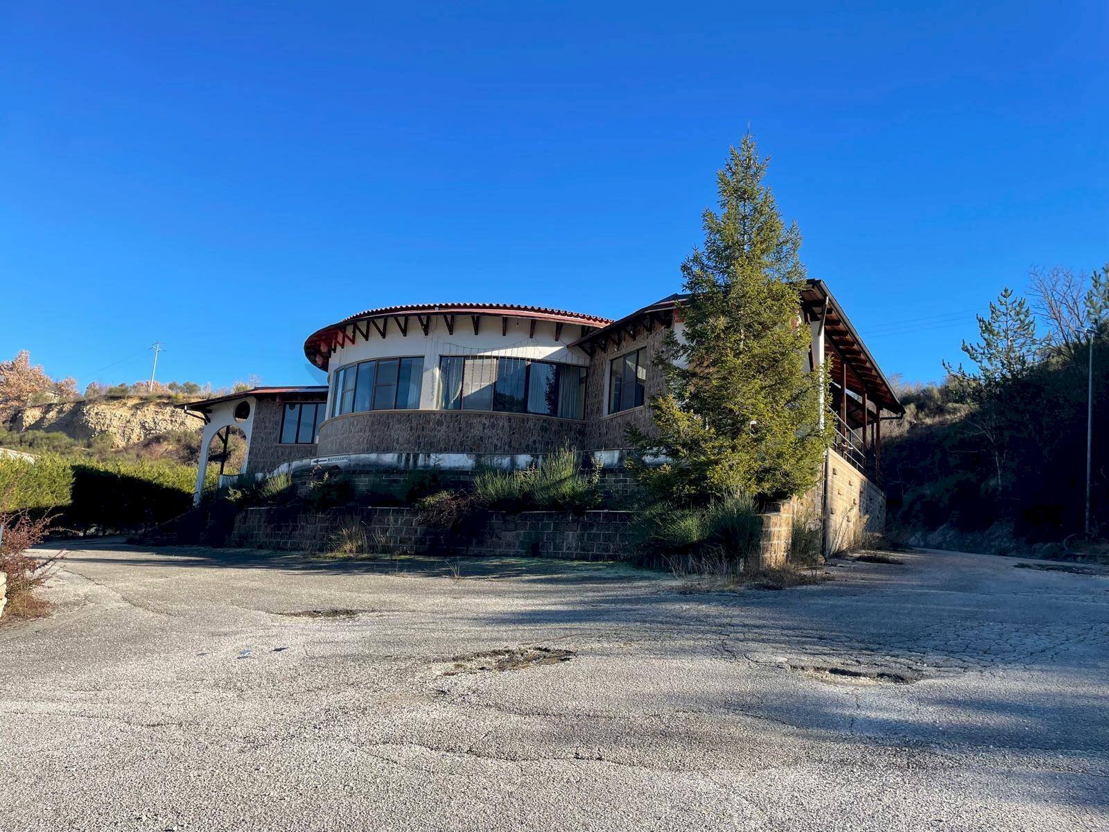 Casa all\'aperto - Locale Commerciale s.s.260km 200-Loc Cermone, Pizzoli - foto 2