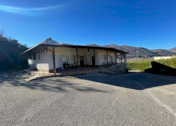 Casa all\'aperto - Locale Commerciale s.s.260km 200-Loc Cermone, Pizzoli - foto 4