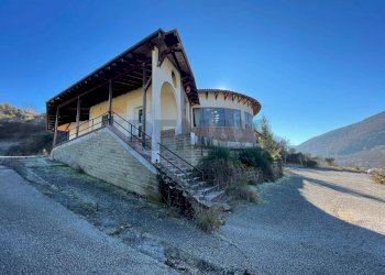 Casa all\'aperto - Locale Commerciale s.s.260km 200-Loc Cermone, Pizzoli - foto 5