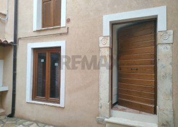 Edificio all\'aperto - Casa semi indipendente VIA SAN TUSSIO, Prata d'Ansidonia - foto 2