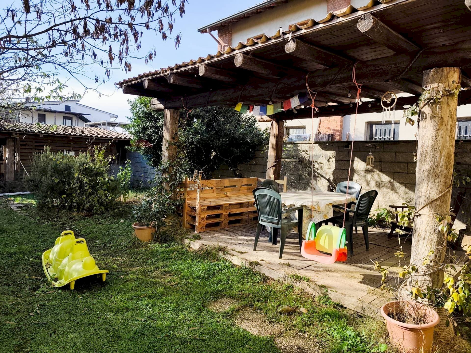 Giardino - Villa a Schiera via roma
 
207, Borgo San Siro - foto 1