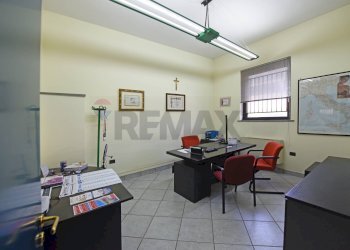 interno - Capannone Via di Salsola, Foggia - foto 16