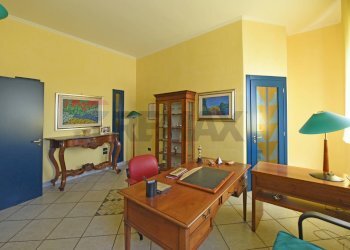 interno - Capannone Via di Salsola, Foggia - foto 24