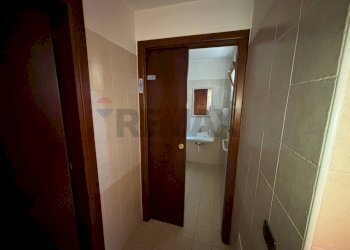 Hall / corridoio - Locale Commerciale Piazza Garibaldi
21, Scurcola Marsicana - foto 18