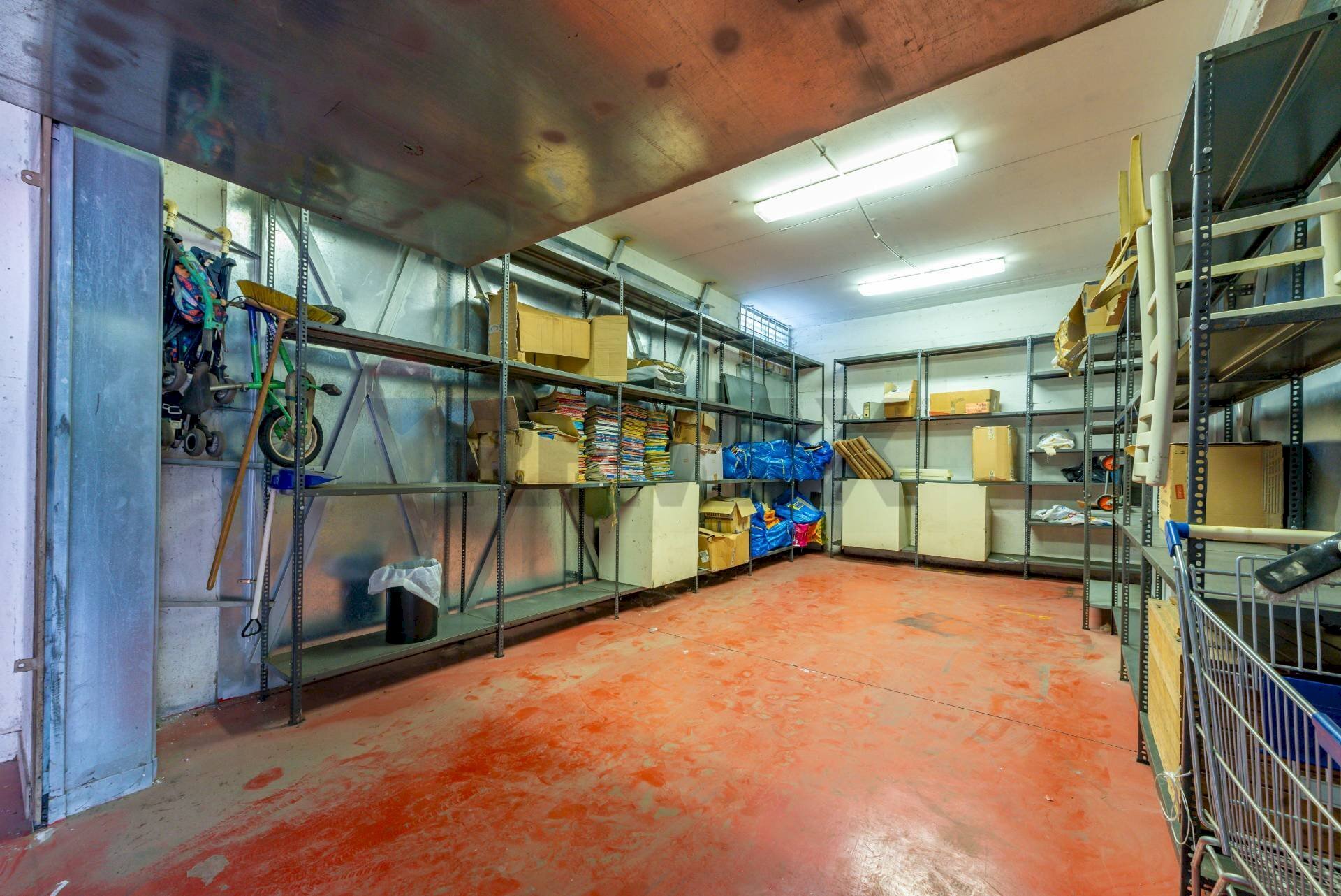 Dispensa di stoccaggio - Box via Casilina
 
1940, Roma - foto 3