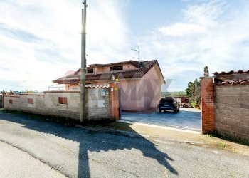 Casa all\'aperto - Villa Via Guatemala
 
14, Pomezia - photo 1