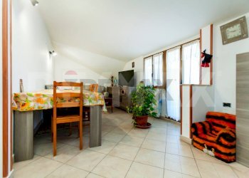 Sala da pranzo - Villa Via Guatemala
 
14, Pomezia - photo 23