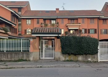 Edificio all\'aperto - Trilocale Bussero - foto 1