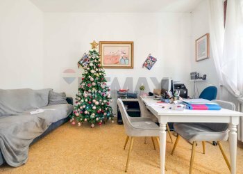 Sala da pranzo - Villa Via Verdi
 
41, Gavirate - foto 4