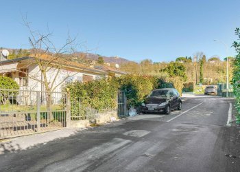 Edificio all\'aperto - Villa Via Verdi
 
41, Gavirate - foto 20