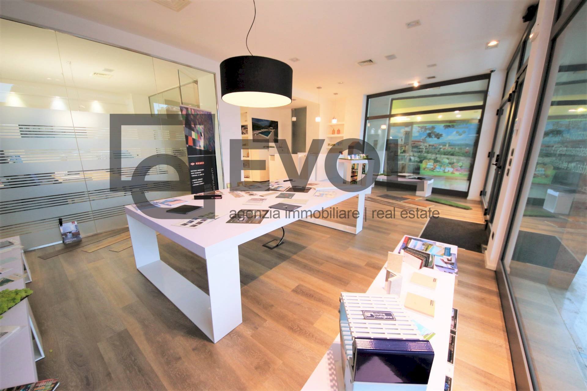 Foto 3 - Locale Commerciale viale Santa Caterina
 
51, Pasian di Prato - foto 3