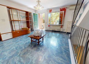 Stanza vuota - Villa a Schiera Massa - foto 4