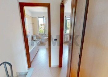 Hall / corridoio - Villa a Schiera Massa - foto 8