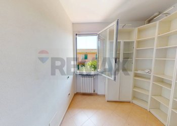 Cabina armadio - Villa a Schiera Massa - foto 10