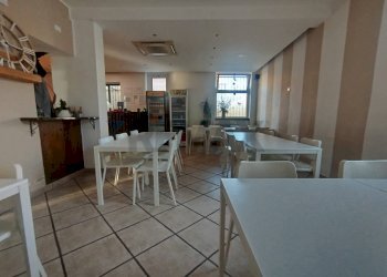 Sala da pranzo - Attività Commerciale Corso Vittime di via Fani
 
64, Cellamare - foto 5