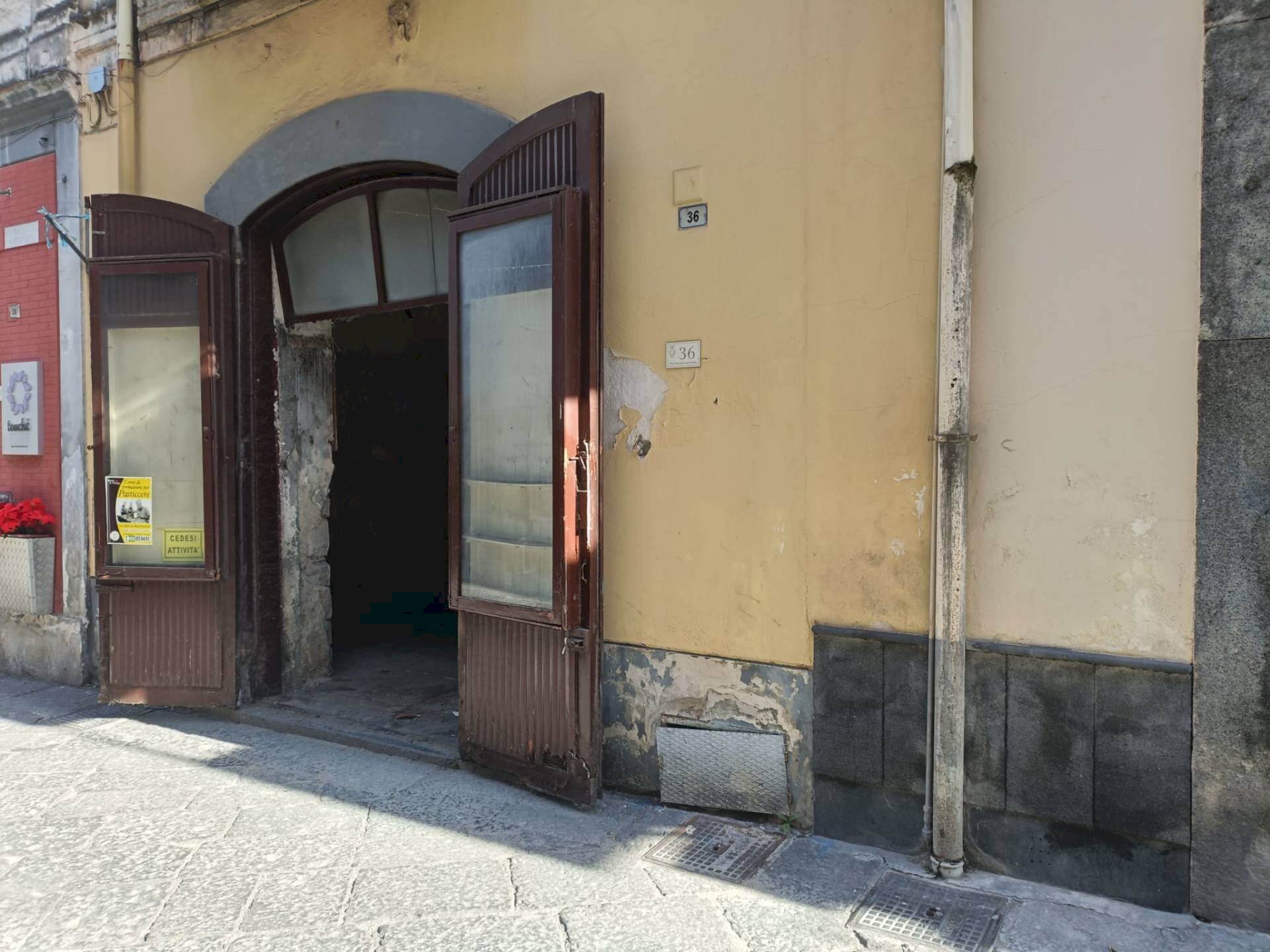 Foto 1 - Locale Commerciale via Amendola
 
36, Angri - foto 1