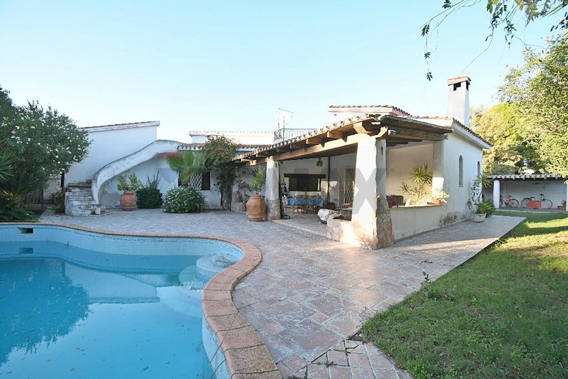 Piscina - Villa Via Ibiza
 
18, Quartu Sant'Elena - photo 1