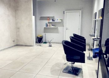 Interno non residenziale - Parrucchieri Uomo - Donna via Pola Interna, Carpi - foto 5