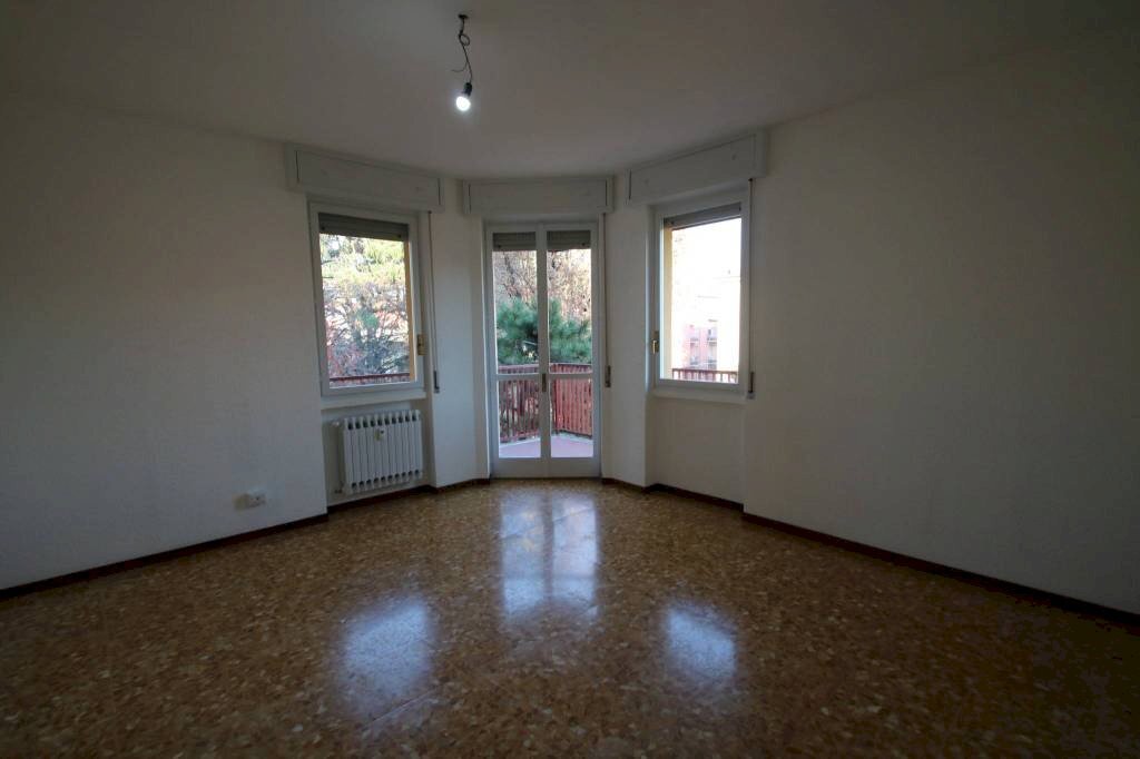 Soggiorno - Three-room apartment via del Santuario, hamlet Seggiano, Pioltello - photo 2