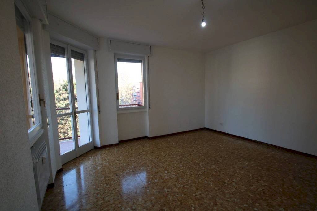 Soggiorno - Three-room apartment via del Santuario, hamlet Seggiano, Pioltello - photo 3