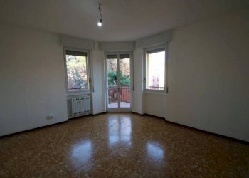 Soggiorno - Trilocale via del Santuario, frazione Seggiano, Pioltello - foto 2