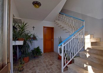 Interno palazzo - Casa indipendente strada Statale 28 Sud, 20, Mondovì - foto 16