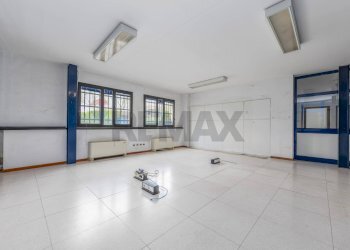 Stanza vuota - Capannone Via Padana Superiore
 
317, Vimodrone - foto 20