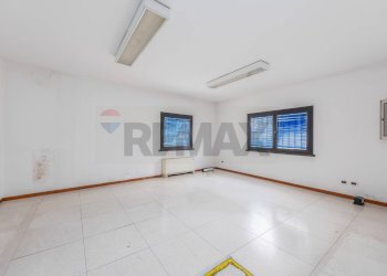 Stanza vuota - Capannone Via Padana Superiore
 
317, Vimodrone - foto 28