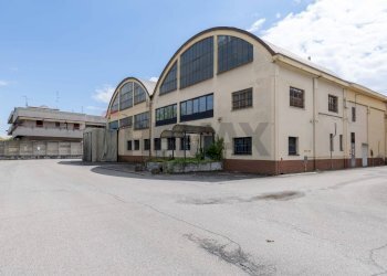 Edificio all\'aperto - Capannone Via Padana Superiore
 
317, Vimodrone - foto 40
