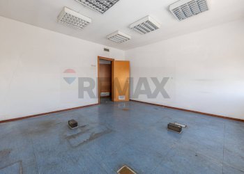 Stanza vuota - Capannone Via Padana Superiore
 
317, Vimodrone - foto 34