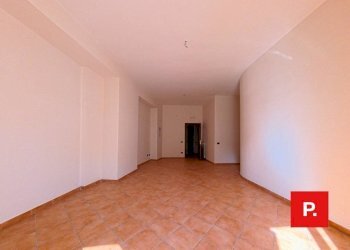 Foto 3 - Trilocale via ferrante
 
1, Caserta - foto 3