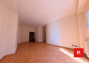 Foto 4 - Trilocale via ferrante
 
1, Caserta - foto 4