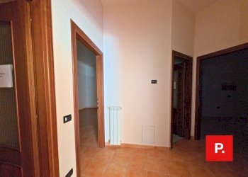 Foto 8 - Trilocale via ferrante
 
1, Caserta - foto 8