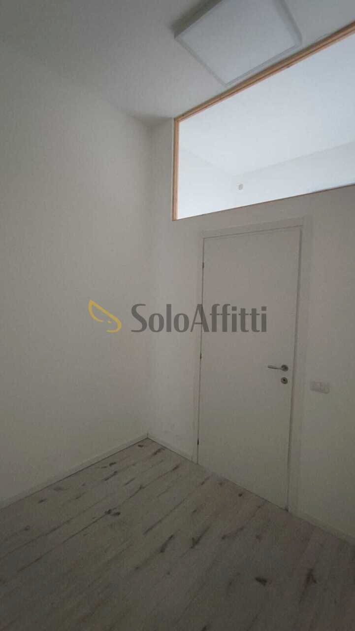 PHOTO-2026-01-09-15-25-00 3.jpg - Commercial Premises Piazzale Caduti Saronnesi 8, Saronno - photo 3