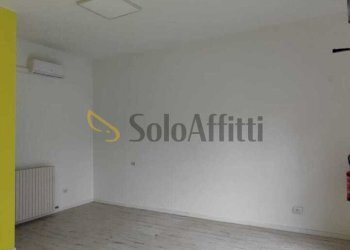 PHOTO-2026-01-09-15-25-04 4.jpg - Locale Commerciale Piazzale Caduti Saronnesi 8, Saronno - foto 12