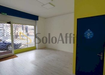 PHOTO-2026-01-09-15-25-05.jpg - Locale Commerciale Piazzale Caduti Saronnesi 8, Saronno - foto 20