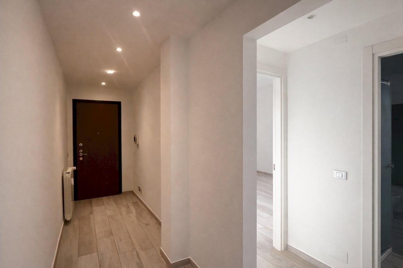 Corridoio.jpg - Three-room apartment via san luigi  99, Arona - photo 3