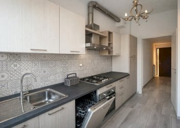 Cucina 2.jpg - Trilocale via san luigi  99, Arona - foto 2