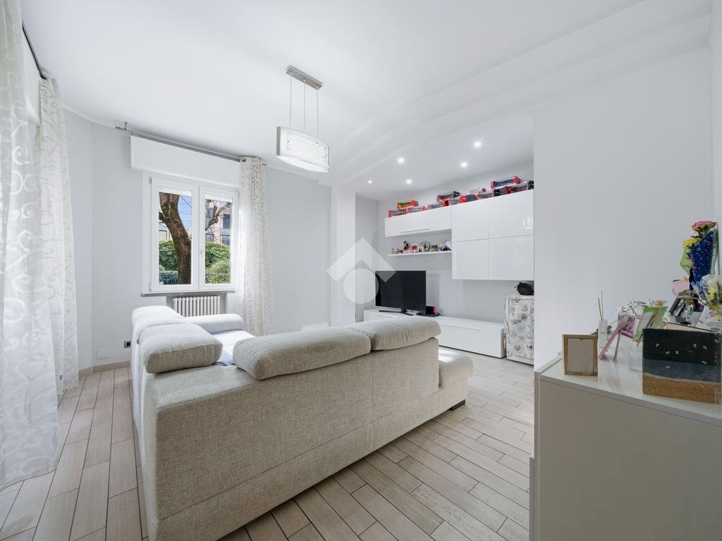 Four-room apartment Viale della Stazione, Rubiera - photo 1