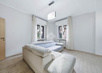 Four-room apartment Viale della Stazione, Rubiera - photo 2