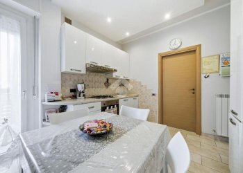Four-room apartment Viale della Stazione, Rubiera - photo 8